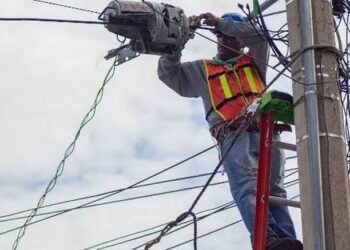 CFE deja sin luz a enfermos de la colonia El Paraíso en Tláhuac