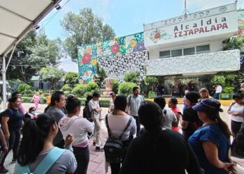 Gobierno de Iztapalapa retiene en sus oficinas a Antorchistas que solicitaban audiencia con el alcalde