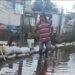 Familias inundadas de aguas negras en Tláhuac son ignoradas por las autoridades