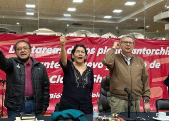 Jesús Tolentino Román dicta conferencia a plenistas de la CDMX