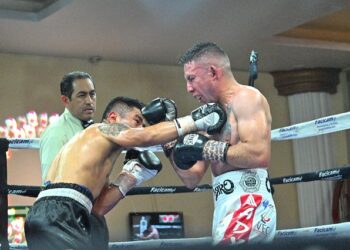 Ligero Tropiezo de Juan “Elegante” Martínez en su Presentación Estelar
