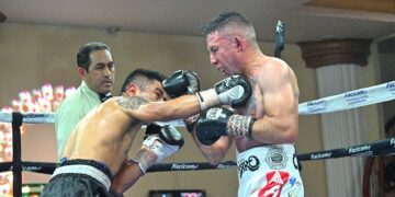 Ligero Tropiezo de Juan “Elegante” Martínez en su Presentación Estelar