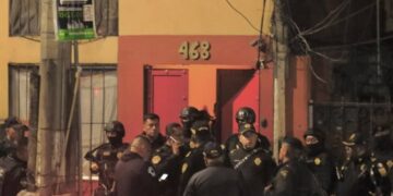 Ejecutan a sujeto en la Santa Anita, adentro de un departamento en Iztacalco