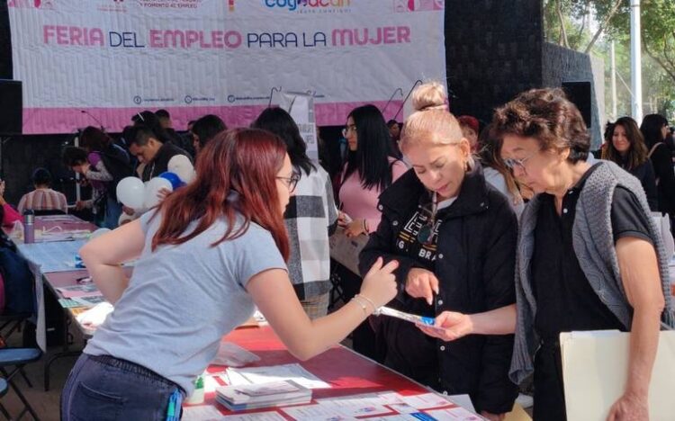 Inauguran la Feria del Empleo para la mujer en Coyoacán