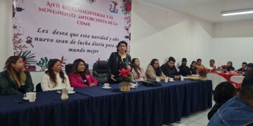 Gloria Brito señala a docentes de la CDMX la necesidad de cambiar al país