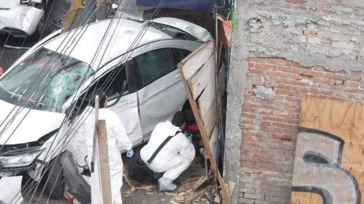 Automovilista atropella y mata a mujer de 70 años cuando abría su negocio