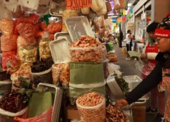 Sedeco realiza modificaciones para simplificar y digitalizar trámites en mercados públicos de la CDMX