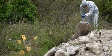 Localizan 56 cadáveres en fosas clandestinas en la frontera de Chihuahua y EU