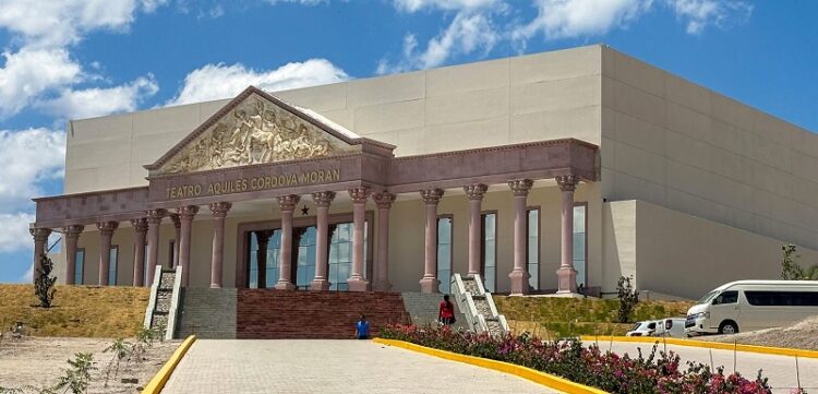 Teatro «Aquiles Córdova Morán»; herramienta para impulsar la cultura de Antorcha