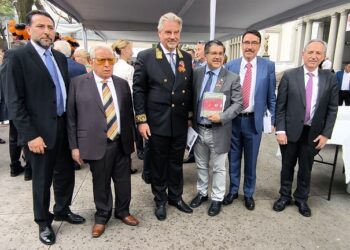 Antorcha participa en los eventos del Día de la Victoria del Pueblo Soviético