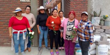 Antorcha en la CDMX festeja la labor insustituible de las madres de familia