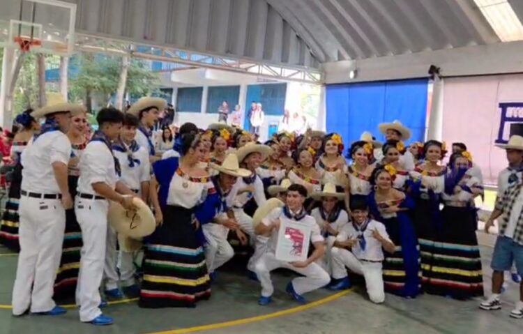 Gana la PLC Cuautitlán Izcalli primer lugar en el Cuarto Concurso de Danza 2025