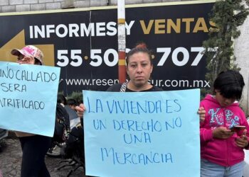 Vecinos de Tláhuac se manifiestan afuera del Club residencial «Reserva del Sur”
