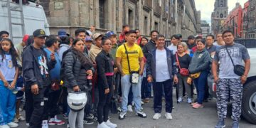 Comerciantes del Centro Histórico muestran su apoyo a Claudia Sheinbaum en su primer de gobierno