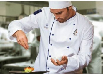 Comunicación en cocinas multiculturales: desafíos y ventajas de trabajar en diferentes idiomas