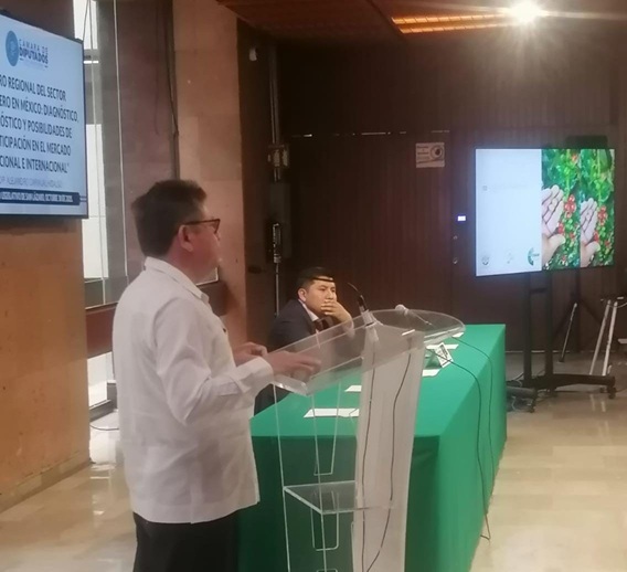 Necesario, construir camino seguro a cafeticultora mexicana