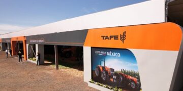 TAFE Tractors presenta la Serie Magna 15, un rango completo de tractores utilitarios de 50-100 HP en Expo Agroalimentaria 2025