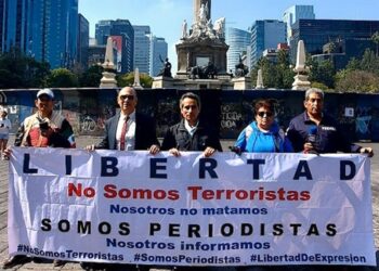 Periodistas marcharon en CDMX este domingo contra la censura sobre la Plataforma de Periodistas Independientes