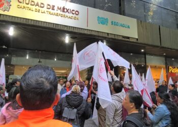 Antorchistas de Azcapotzalco exigen restablecimiento del suministro de agua potable