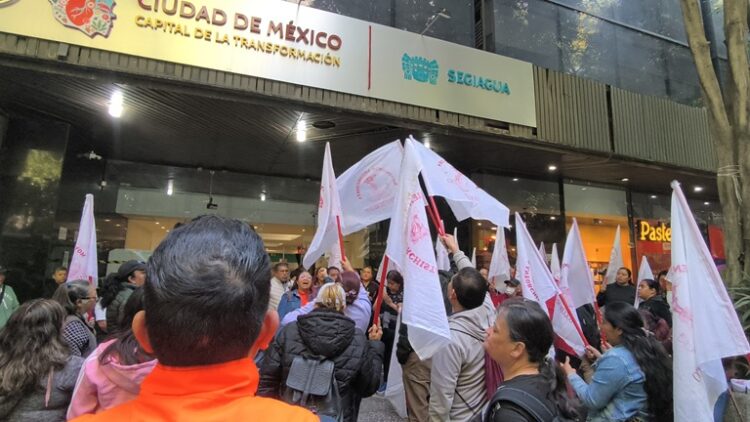 Antorchistas de Azcapotzalco exigen restablecimiento del suministro de agua potable