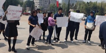 Estudiantes protestan en la alcaldía Cuauhtémoc por falta de apoyo al deporte
