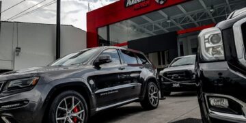 Miles de tractocamiones seminuevos se venden cada año en México sin estándares de precio