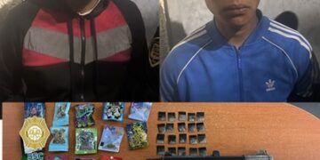 Se enfrentan a la policía usando una metralleta