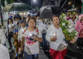Antorchismo exige justicia y un Metro seguro en multitudinaria procesión por víctimas de la Línea 12