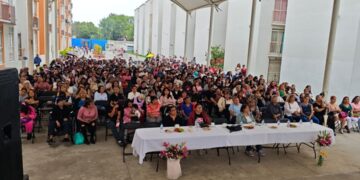 Madres trabajadoras merecen una vida digna, Gloria Brito en festejo por el Día de las Madres en Azcapotzalco