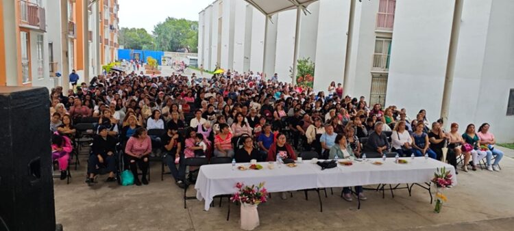 Madres trabajadoras merecen una vida digna, Gloria Brito en festejo por el Día de las Madres en Azcapotzalco