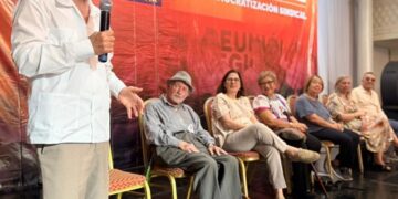 Maestros solidarios defienden la Soberanía Nacional