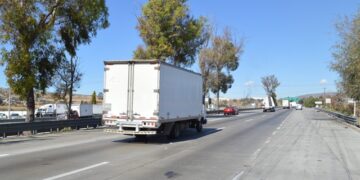 SICT anuncia programa de modernización de camiones