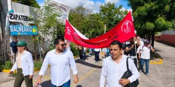 Antorchistas de la CDMX participan en conmemoración del Día de los Mártires Antorchistas en Tecomatlán