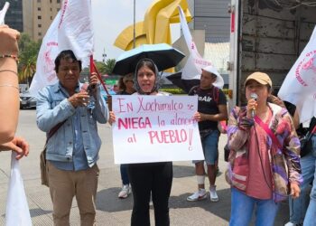 Con cadena humana, antorchistas denuncian prepotencia de secretario particular de la alcaldesa de Xochimilco