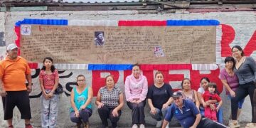 Con periódicos murales, antorchistas rinden homenaje a Fidel Castro a cien años de su nacimiento