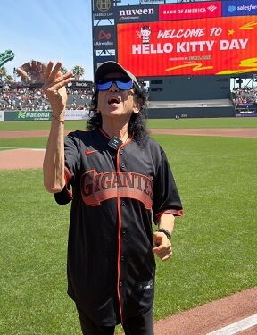Alex Lora tirará la primera bola en el Oracle Park de San Francisco, EU
