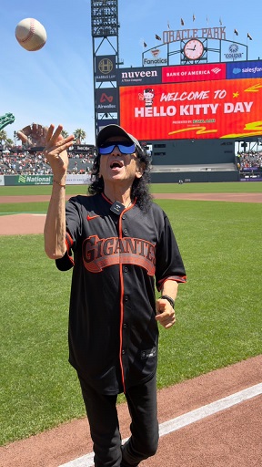 Alex Lora tirará la primera bola en el Oracle Park de San Francisco, EU