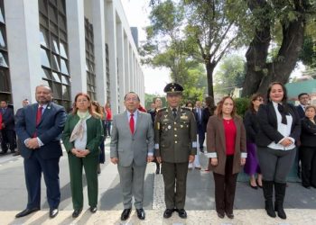 PJCDMX rinde honores a la Bandera y destaca el valor de las Fuerzas Armadas en el mes de la patria