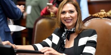 Antes del “sí, acepto”: Miriam Saldaña propone informar sobre deudas alimentarias