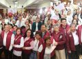 Cesar Piña Rodríguez se encuentra con los trabajadores de los Hospitales