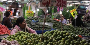 Precio del tomate se ‘dispara’: Inflación repunta a 3.62% en octubre
